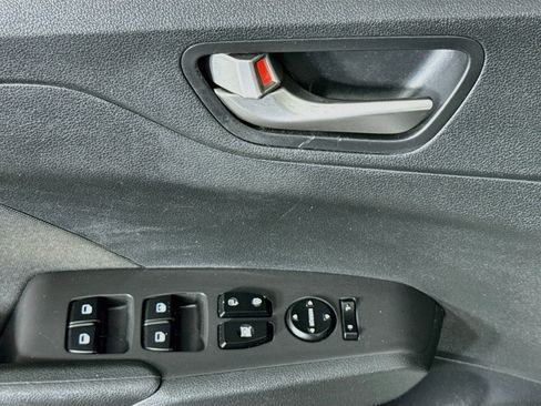 Used 2019 Hyundai Accent SE FWD image 21