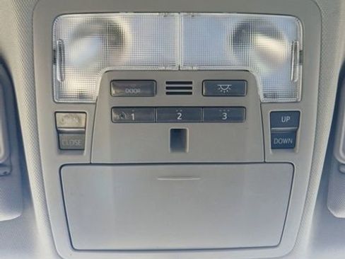 Used 2016 Toyota Camry XLE image 23