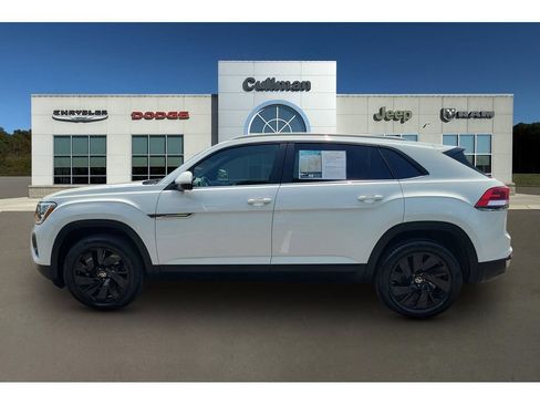 Used 2024 Volkswagen Atlas Cross Sport SE FWD image 6