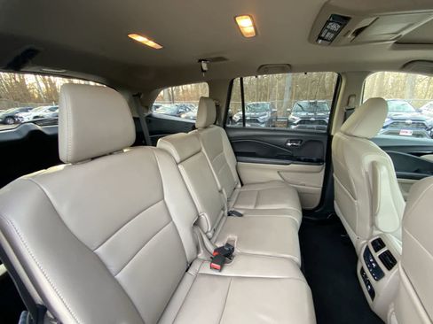 Used 2018 Honda Pilot Touring image 30
