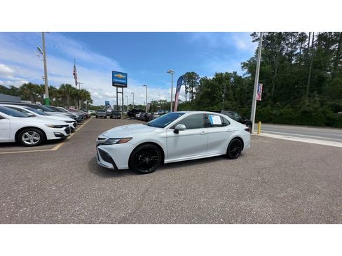 Used 2024 Toyota Camry XSE FWD image 4