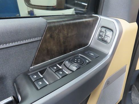 Used 2024 Ford F250 Lariat w/ Black Appearance Package image 57