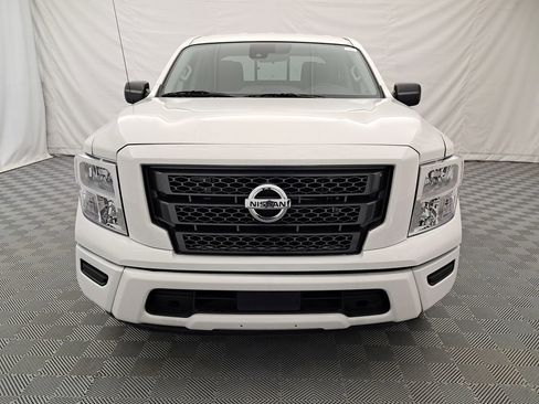 Used 2023 Nissan Titan SV image 2