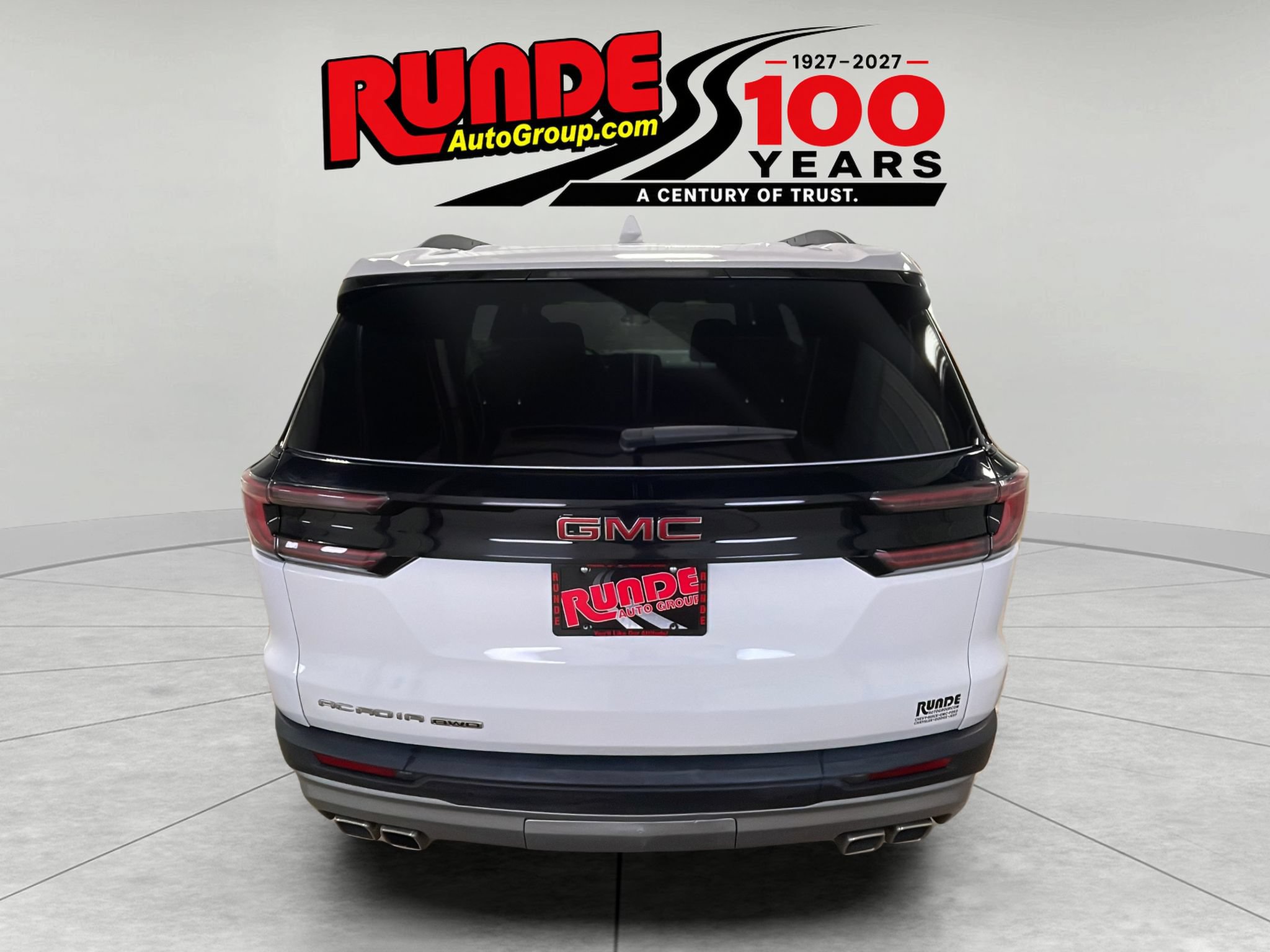 Used 2025 GMC Acadia Elevation AWD/4WD image 4
