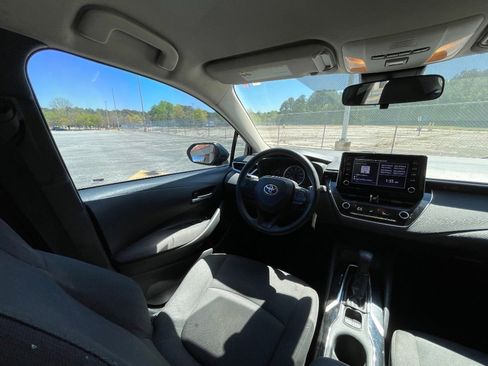Used 2020 Toyota Corolla LE image 27