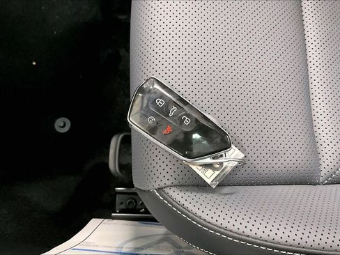 New 2026 Volkswagen Tiguan SE R-Line image 33