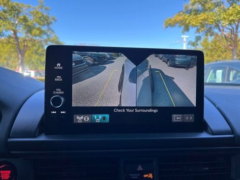 Used 2024 Honda Pilot TrailSport image 11