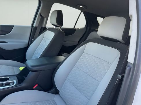Used 2018 Chevrolet Equinox LT image 12
