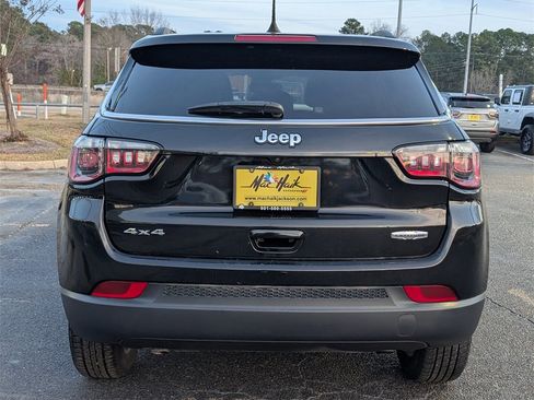 Used 2024 Jeep Compass Latitude image 5