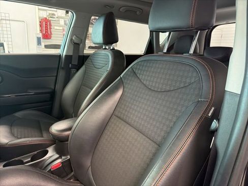 Used 2018 Kia Soul ! w/ Tech Package FWD image 12