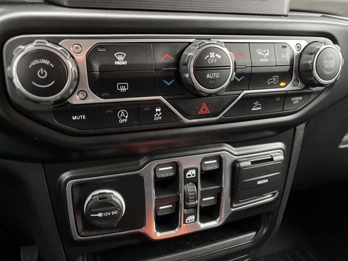 Used 2021 Jeep Wrangler Unlimited Sahara w/ Dual Top Group image 34