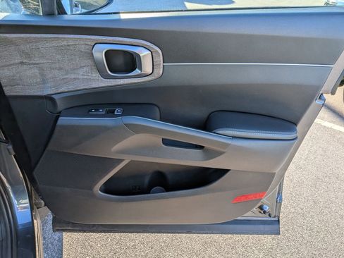 Used 2022 Kia Sorento S image 33