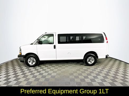 Used 2017 Chevrolet Express 3500 LT w/ LT Preferred Equipment Group image 6