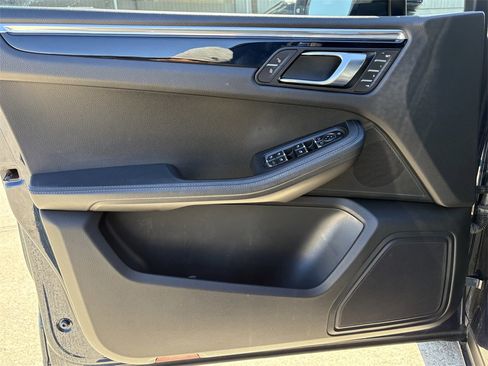Used 2016 Porsche Macan S image 10