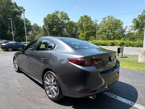 Used 2023 MAZDA MAZDA3 s FWD image 7