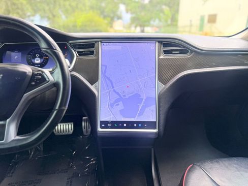 Used 2013 Tesla Model S Performance image 16