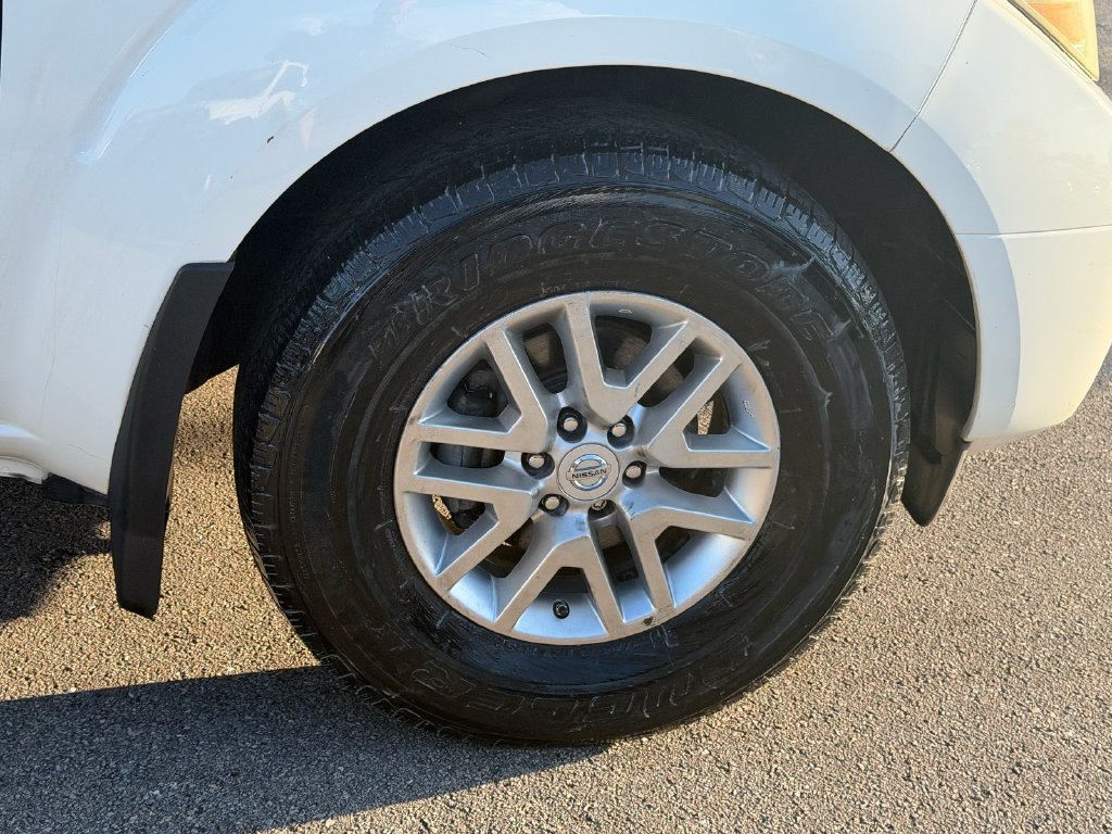 Used 2015 Nissan Frontier SV RWD image 9