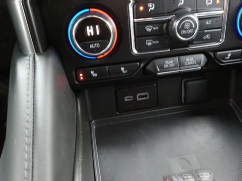 Used 2024 Chevrolet Tahoe LT image 18