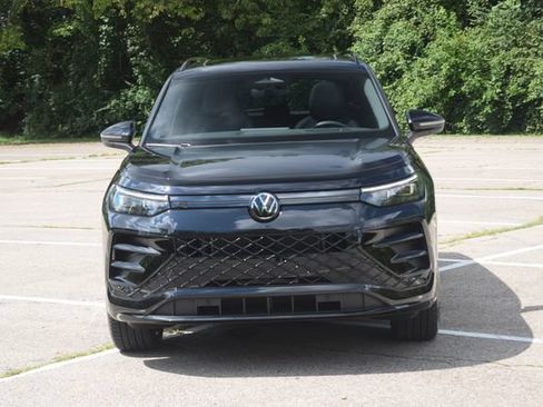Used 2025 Volkswagen Tiguan SE R-Line AWD/4WD image 20