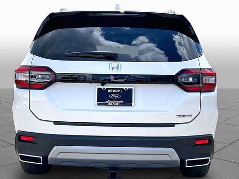 Used 2023 Honda Pilot Touring image 5