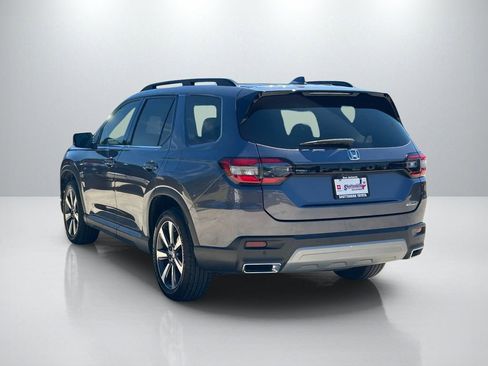 Used 2024 Honda Pilot Touring image 7