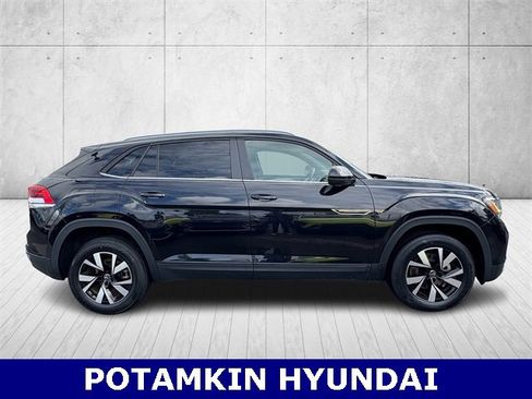 Used 2022 Volkswagen Atlas Cross Sport SE image 6