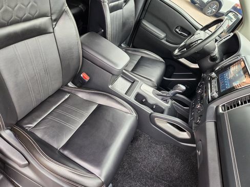 Certified 2024 Nissan Frontier SL w/ Technology Package AWD/4WD image 11