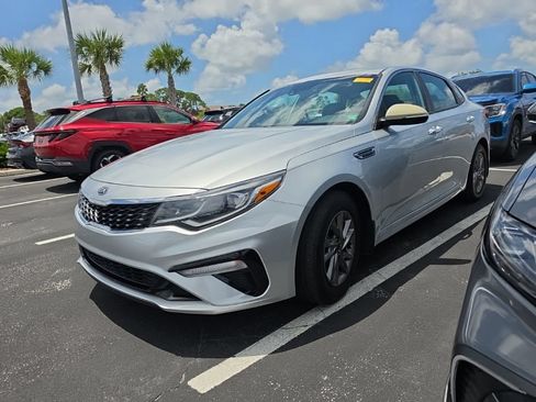Used 2020 Kia Optima LX FWD image 4