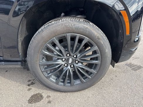 Used 2025 Cadillac Escalade Sport Platinum AWD/4WD image 15