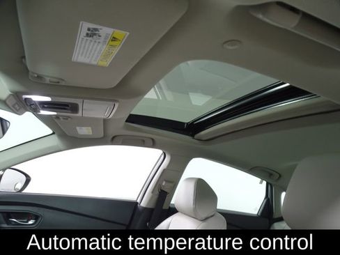 Used 2024 Honda Accord Touring image 11