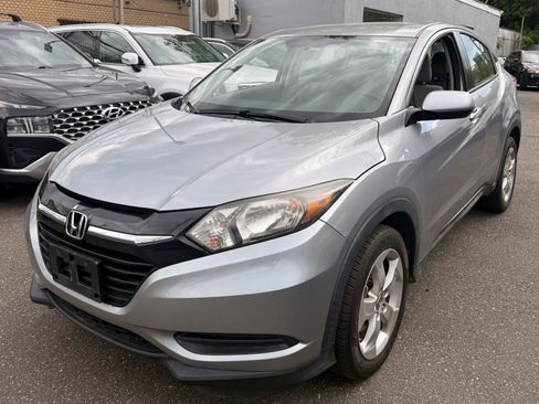Used 2018 Honda HR-V LX image 1