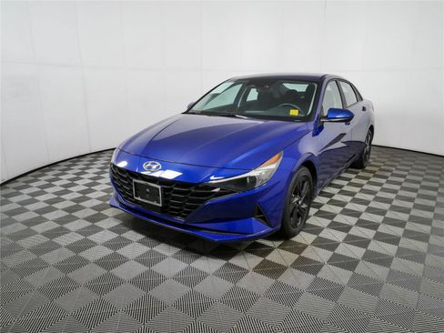 Used 2021 Hyundai Elantra SEL w/ Convenience Package FWD image 24