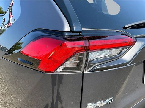 Certified 2022 Toyota RAV4 XLE w/ Convenience Package AWD/4WD image 28