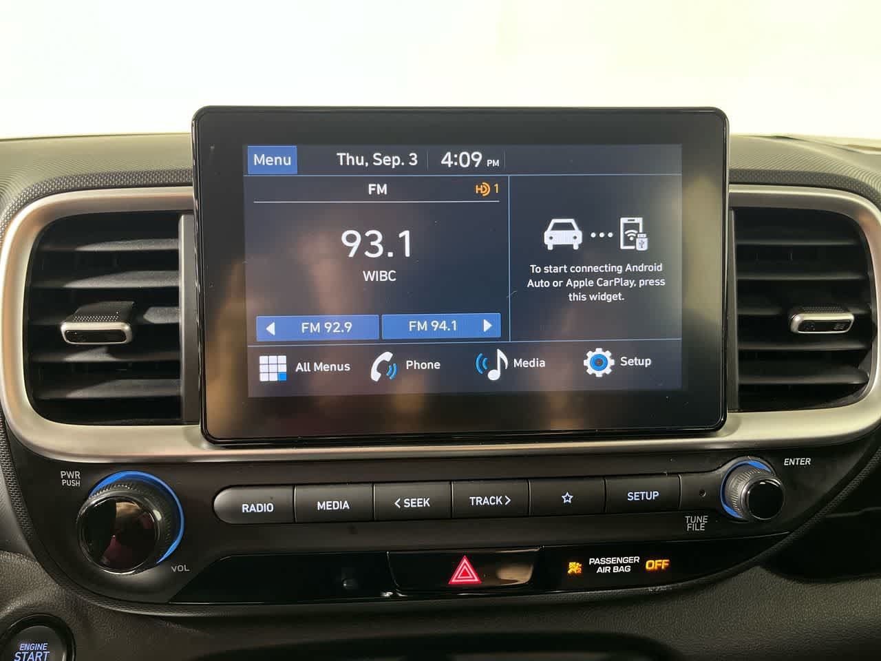 Used 2025 Hyundai Venue SEL FWD image 18