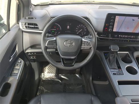 Certified 2023 Toyota Sienna XLE Woodland Edition image 16