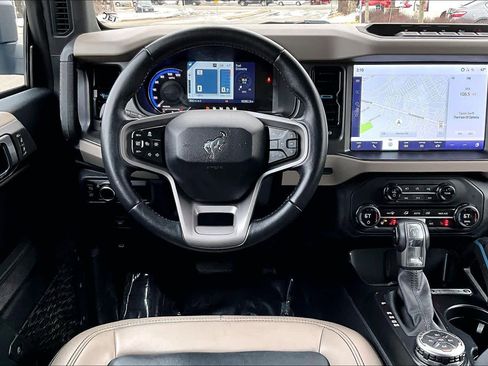 Used 2024 Ford Bronco Wildtrak image 5