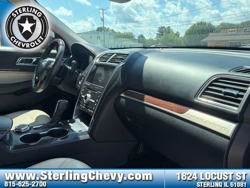 Used 2018 Ford Explorer Platinum AWD/4WD image 11