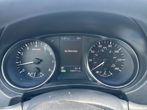 Used 2019 Nissan Rogue FWD image 14