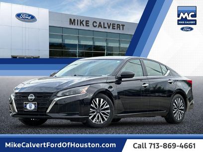 Used 2025 Nissan Altima 2.5 SV