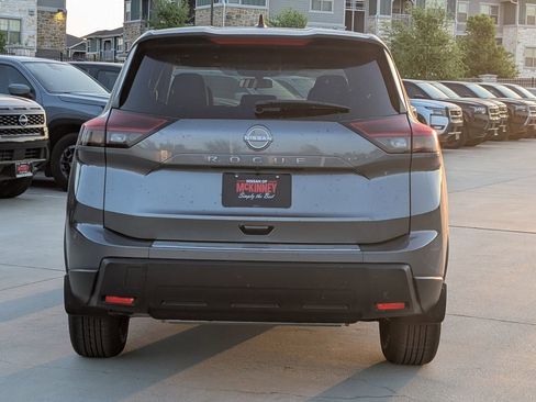 New 2026 Nissan Rogue SV FWD image 5
