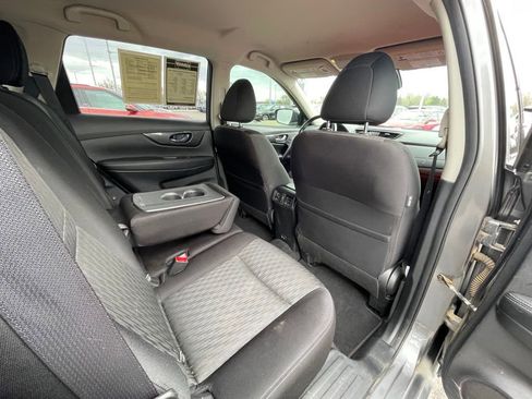 Used 2019 Nissan Rogue SV w/ Premium Package image 24