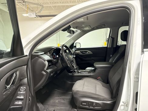 Used 2018 Chevrolet Traverse LT FWD image 19
