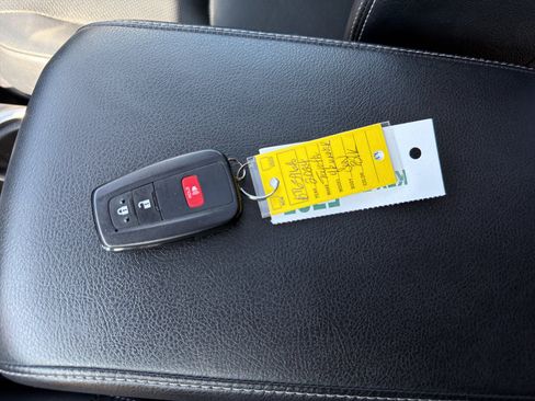 Used 2024 Toyota 4Runner Limited AWD/4WD image 15