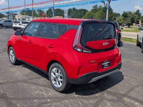 Used 2024 Kia Soul LX w/ Option Group 015 FWD image 5