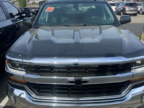 Used 2018 Chevrolet Silverado 1500 LT w/ LT Eassist Package image 5