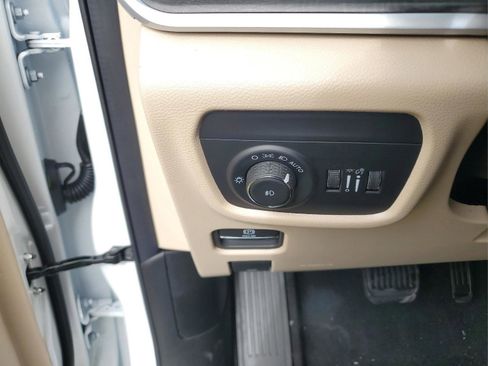 New 2025 Jeep Grand Cherokee Limited RWD image 27