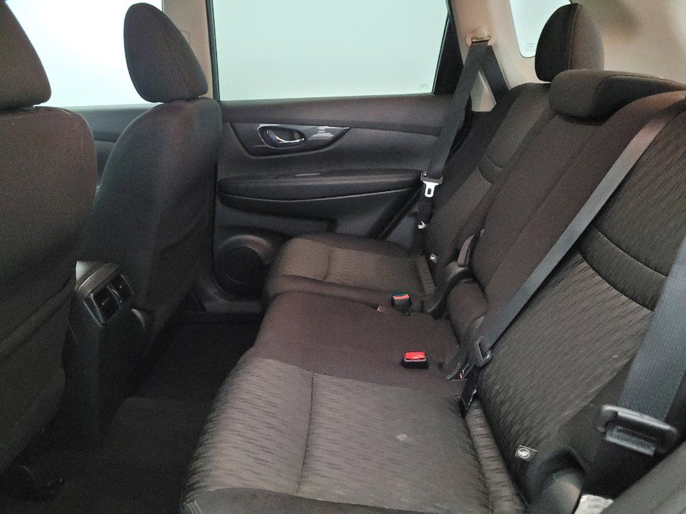 Used 2017 Nissan Rogue SV AWD/4WD image 18