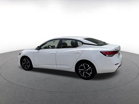 Used 2025 Nissan Sentra SV FWD image 10