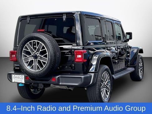 Used 2023 Jeep Wrangler Unlimited Sahara w/ Cold Weather Group AWD/4WD image 7