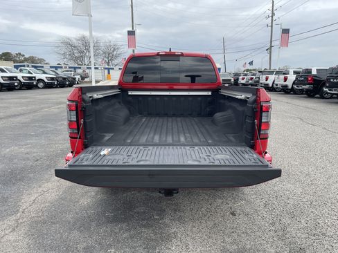 Used 2025 Nissan Frontier SV w/ SV Convenience Package image 3